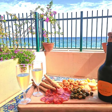 Appartamento Monolocale Fronte Mare